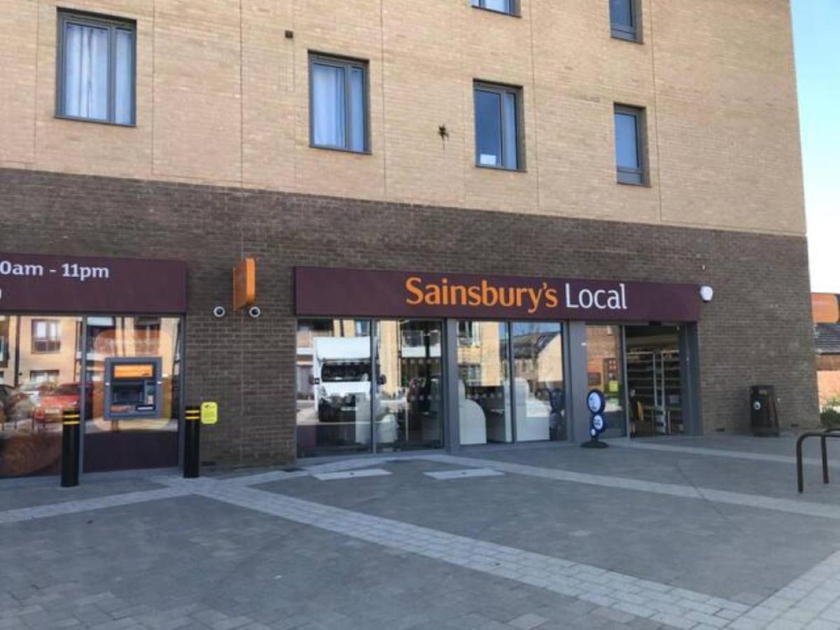 Contemporary Trumpington Apartment With Self Check-In ,Free On-Site Parking, Terrace, Super Fast Wifi & 5 Mins Drive To Papworth & Addenbrookes Hospitals เคมบริดจ์ ภายนอก รูปภาพ