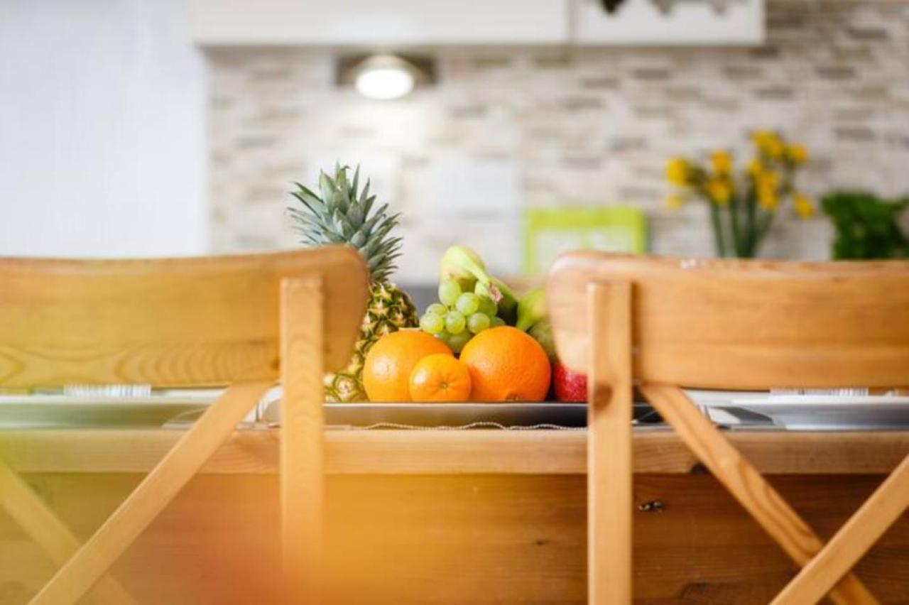 Contemporary Trumpington Apartment With Self Check-In ,Free On-Site Parking, Terrace, Super Fast Wifi & 5 Mins Drive To Papworth & Addenbrookes Hospitals เคมบริดจ์ ภายนอก รูปภาพ